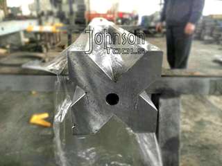 La mejor calidad de 3100x100x100 mm CNC Presione Herramientas de freno Punch y matriz con 42CRMO