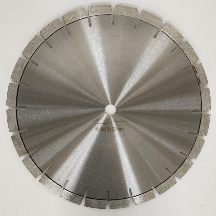 Fábrica Venta directa de 14 "cuchilla de sierra circular soldada de diamante láser para cortar granito